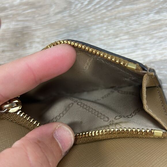 1008-18 Michael kors wallet - Picture 7 of 10